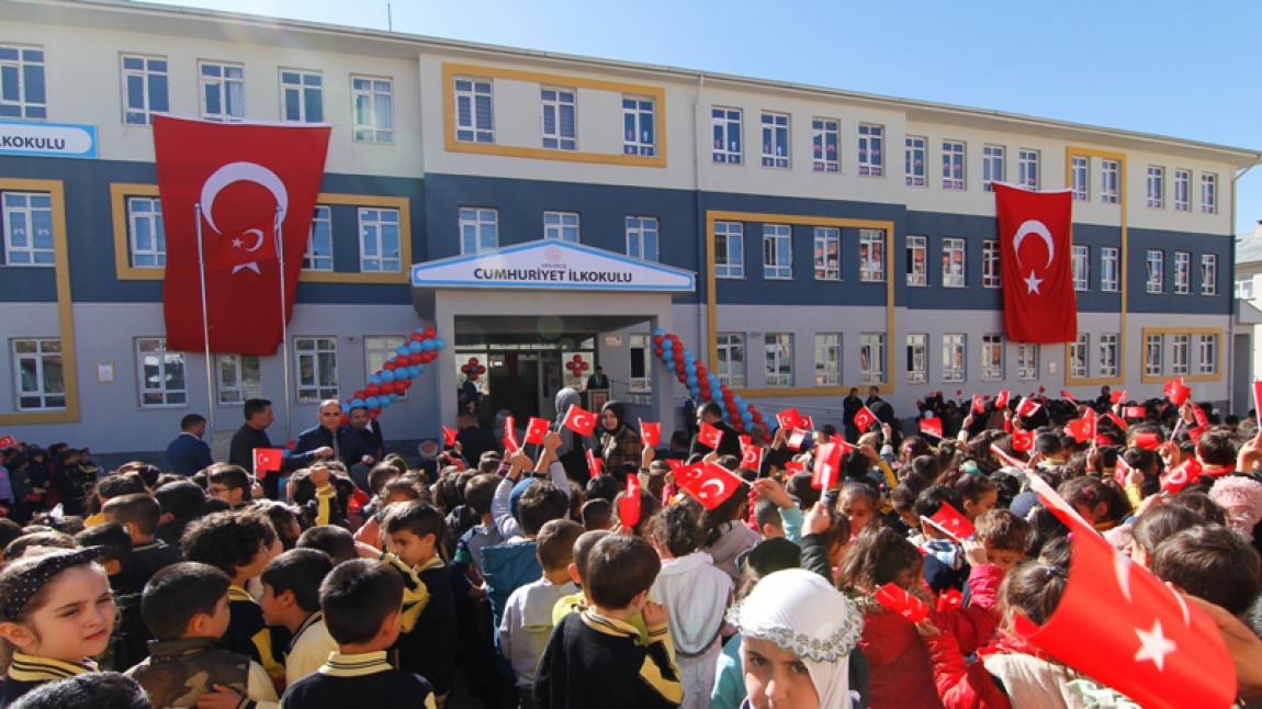 Cumhuriyet İlkokulu Fotoğrafı